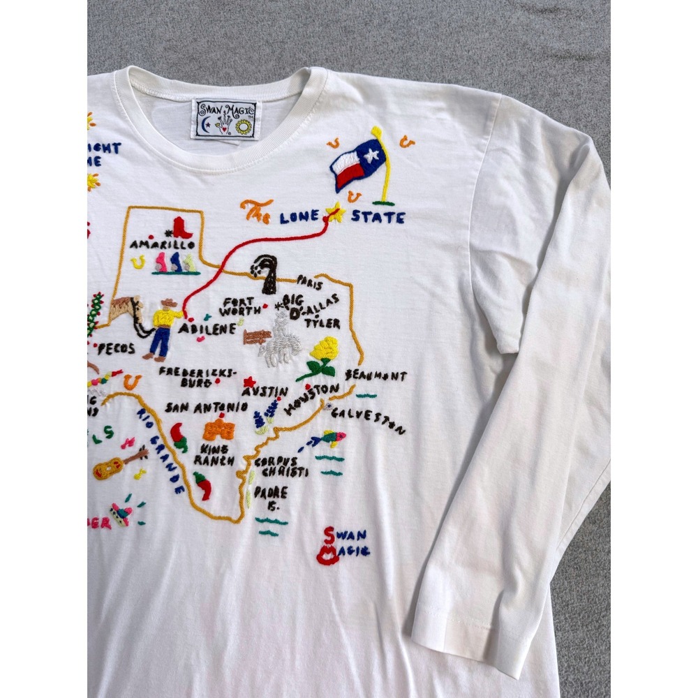 Vintage Style Texas Map Embroidered Tee Swan Magic Folk Art Graphic Shirt USA XL - Picture 3 of 9